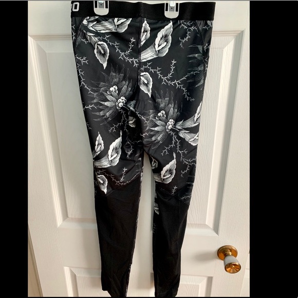 Nike Pro Tights - Picture 2 of 3